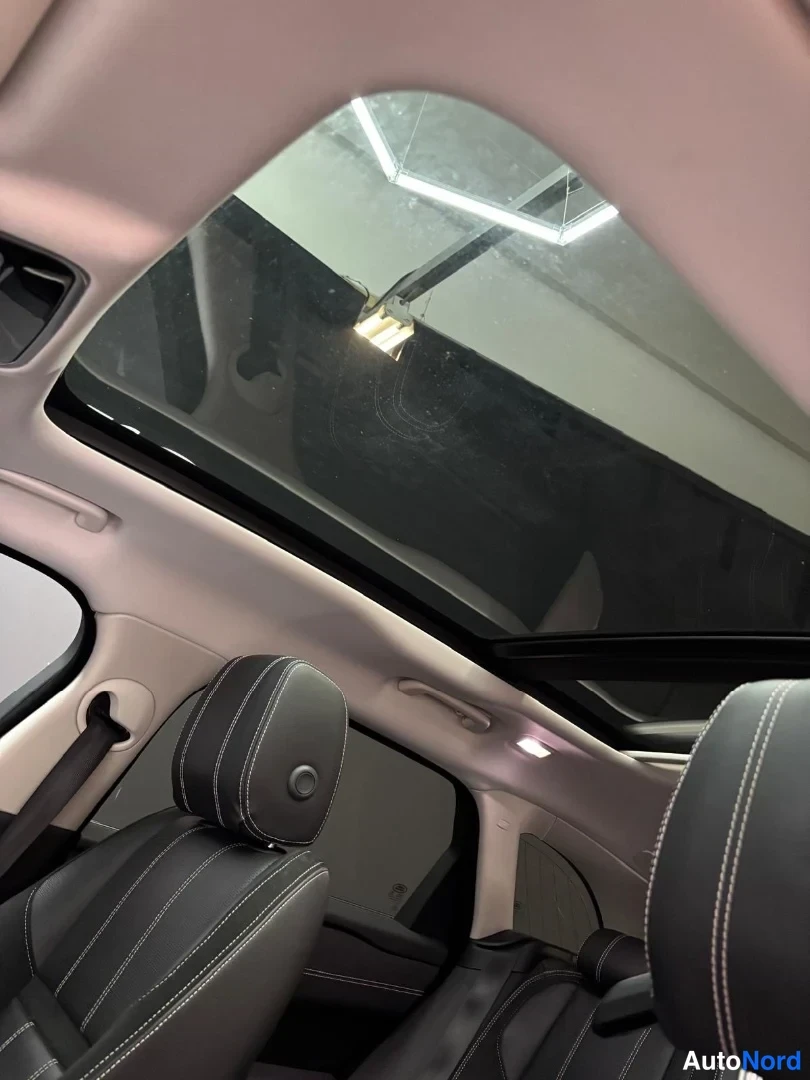 Ruskea Land Rover Range Rover Velar 2018, yksityiskohta, kuva 16