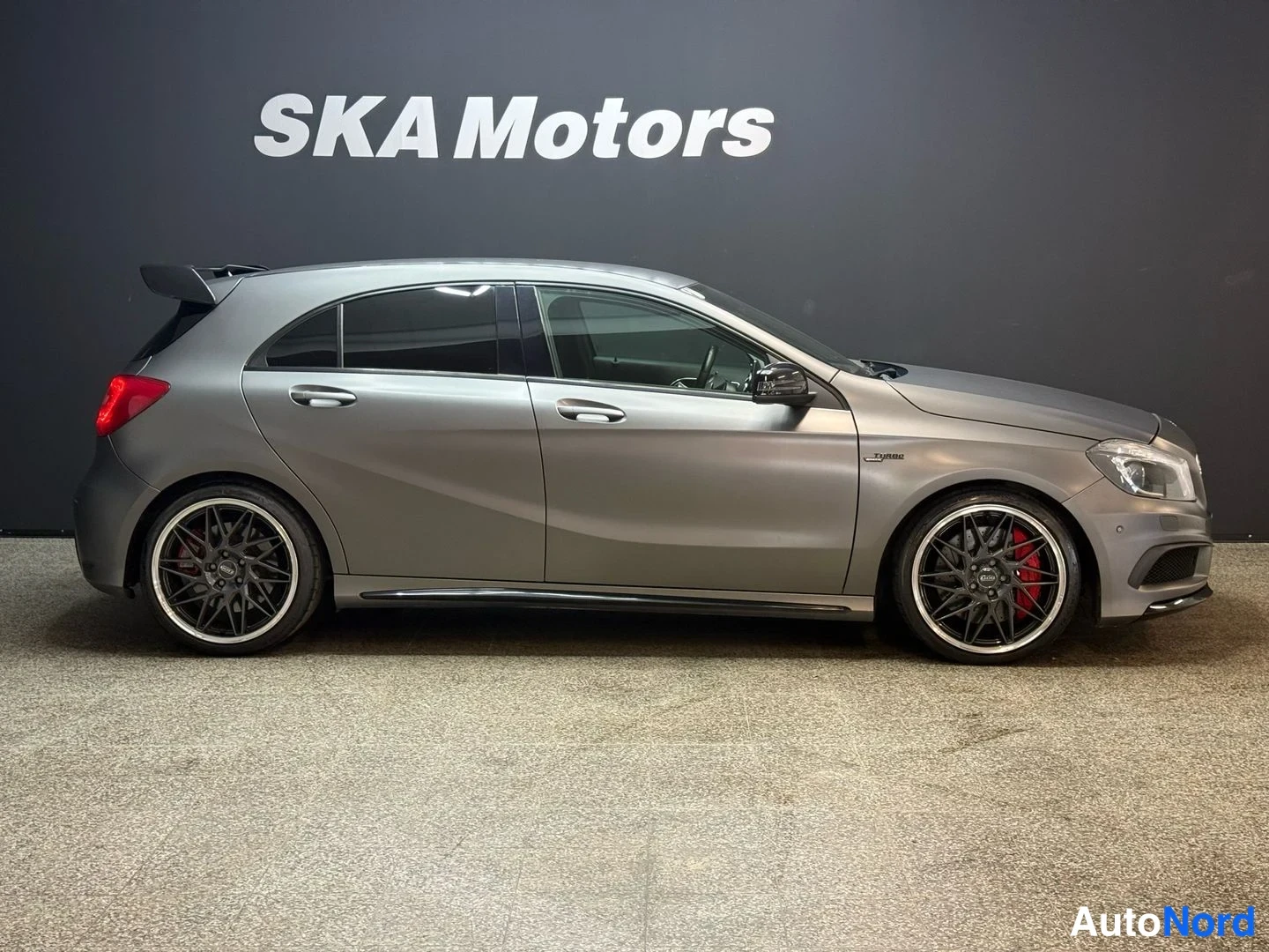 Harmaa Mercedes-Benz A 45 2014, takaviisto, kuva 6