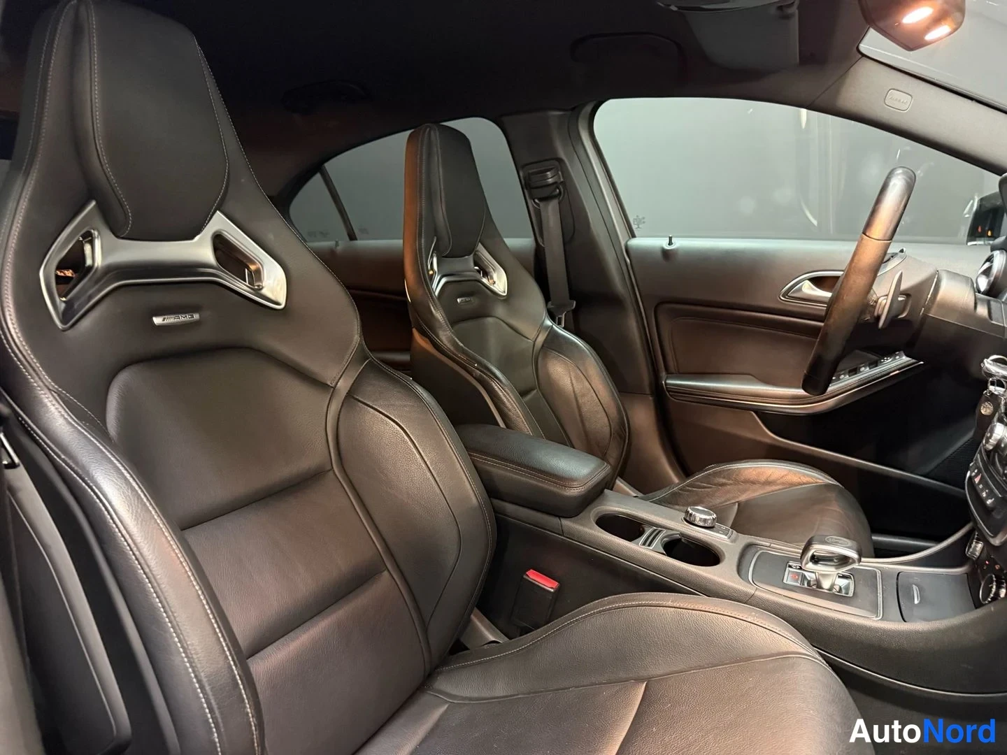 Harmaa Mercedes-Benz A 45 2014, etuistuimet, kuva 14