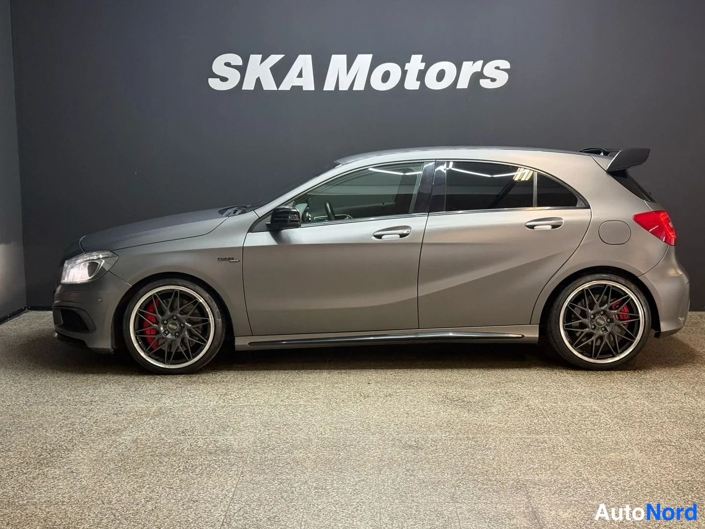 Harmaa Mercedes-Benz A 45 2014, takaviisto, kuva 7