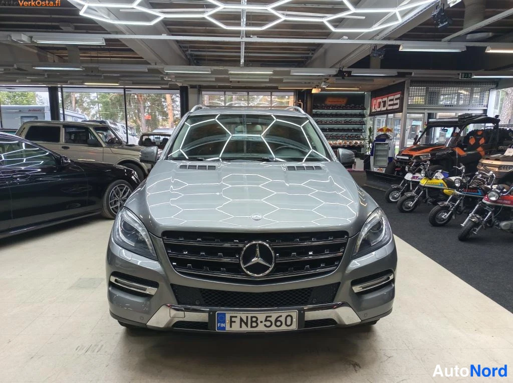 Harmaa Mercedes-Benz ML 250 BlueTEC 4MATIC 2013, edestä, kuva 3