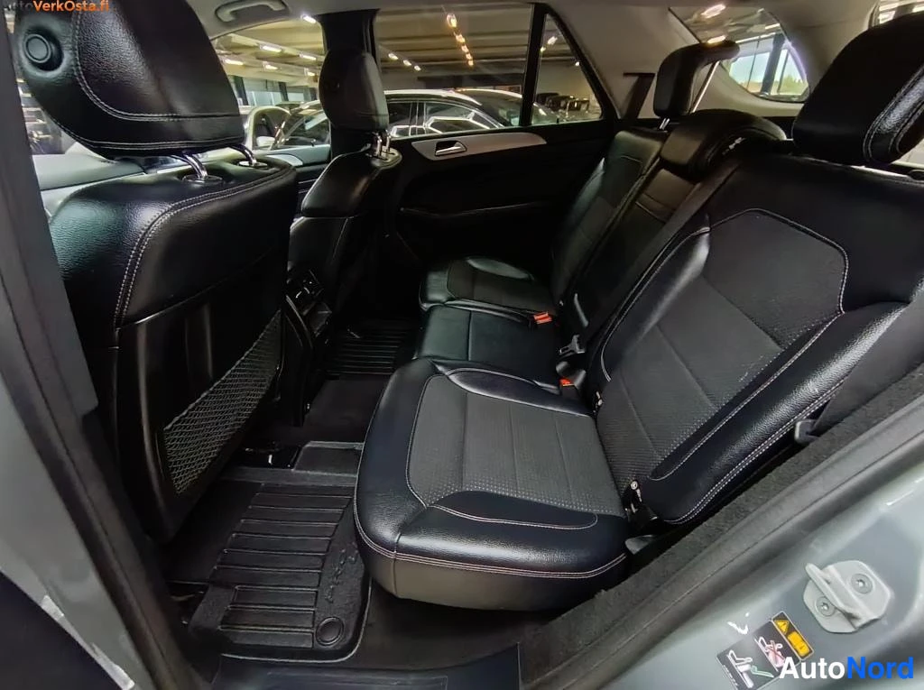 Harmaa Mercedes-Benz ML 250 BlueTEC 4MATIC 2013, takaistuimet, kuva 15