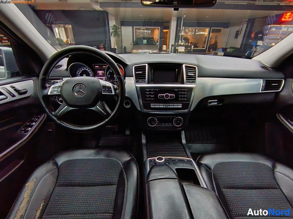 Harmaa Mercedes-Benz ML 250 BlueTEC 4MATIC 2013, ohjaamo, kuva 12
