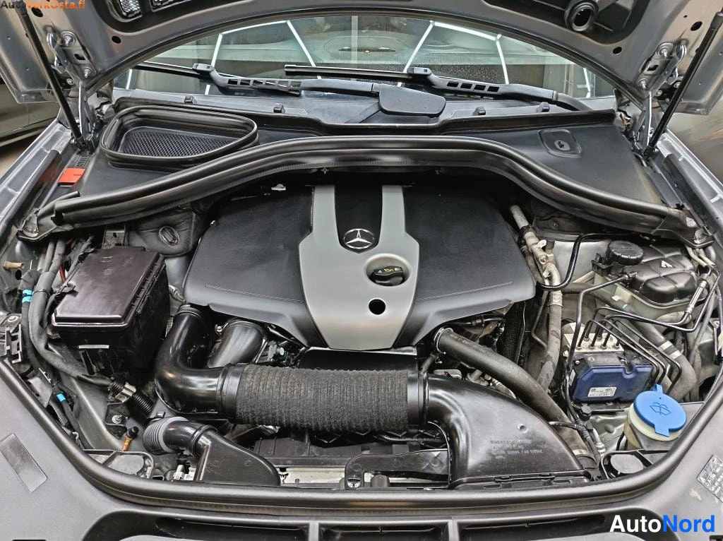Harmaa Mercedes-Benz ML 250 BlueTEC 4MATIC 2013, moottoritila, kuva 16