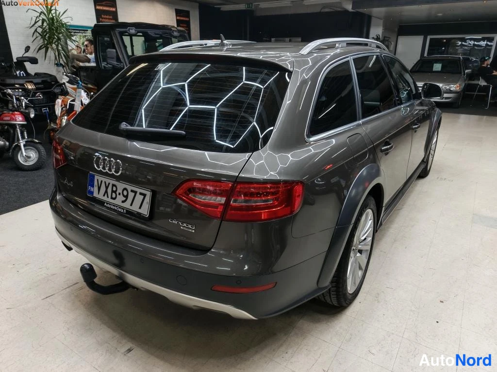 Harmaa Audi A4 Allroad 2013, takaviisto, kuva 7
