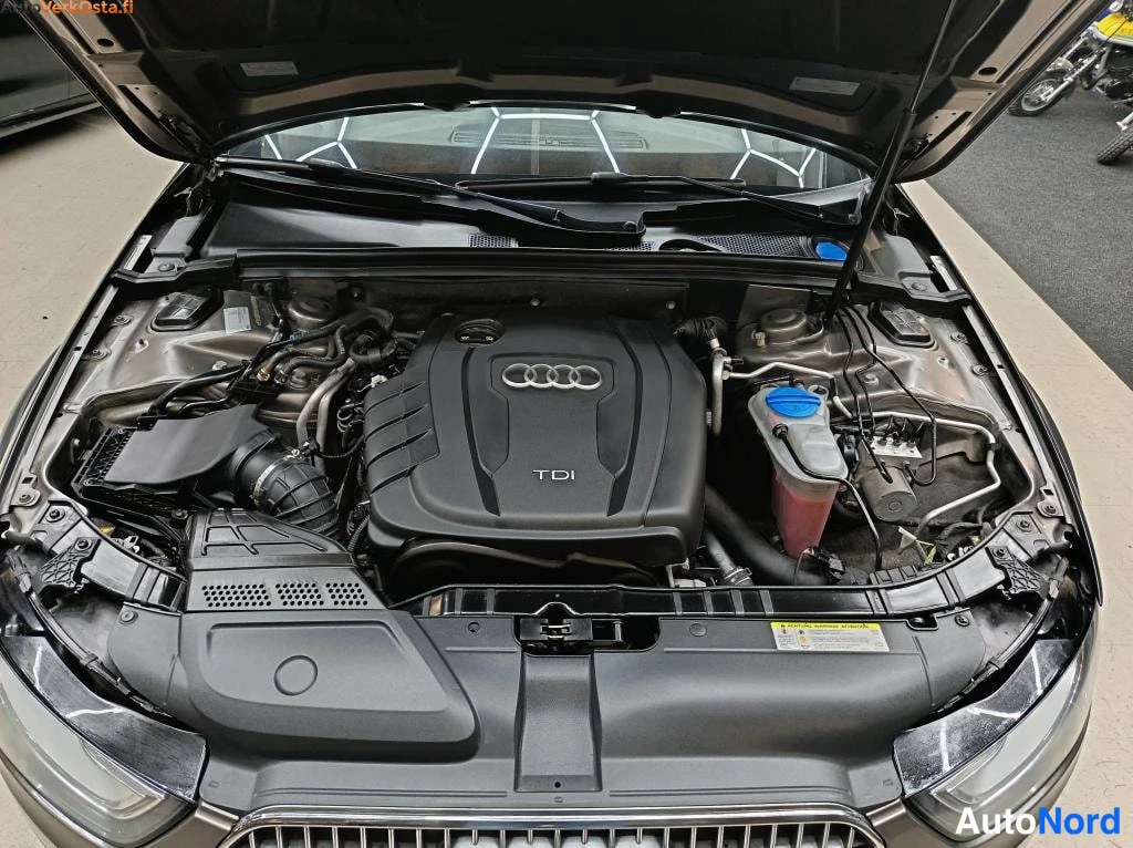 Harmaa Audi A4 Allroad 2013, moottoritila, kuva 17