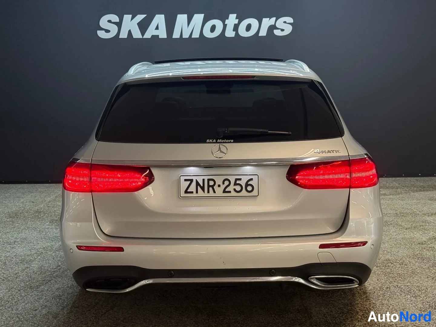 Hopea Mercedes-Benz E 220 d 4MATIC 2017, takaa, kuva 8
