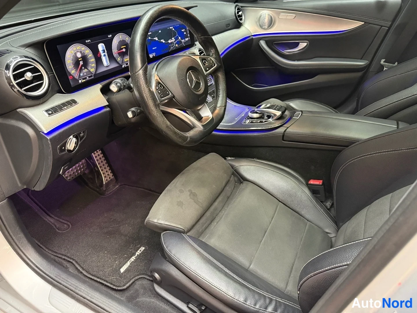 Hopea Mercedes-Benz E 220 d 4MATIC 2017, ohjaamo, kuva 9