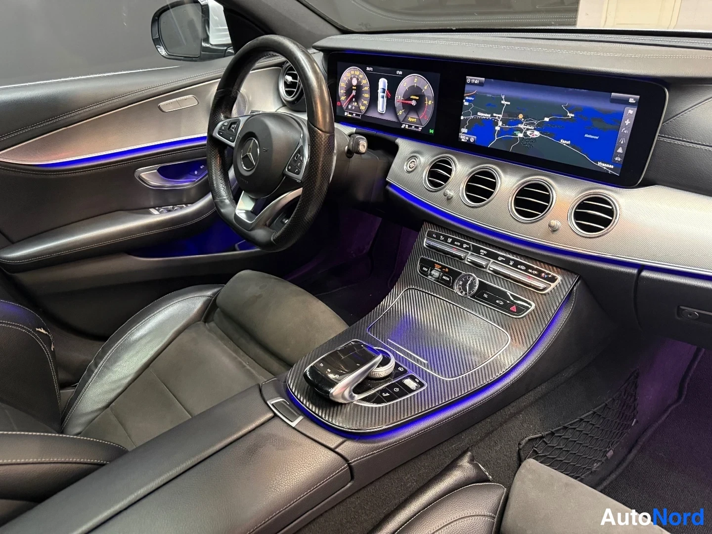 Hopea Mercedes-Benz E 220 d 4MATIC 2017, ohjaamo, kuva 10