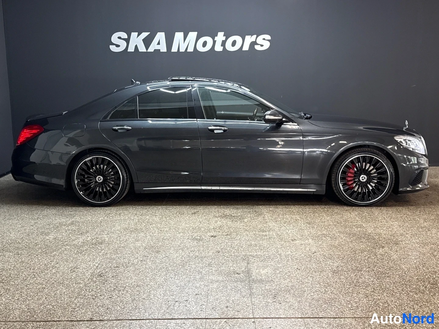 Musta Mercedes-Benz S 350 CDI 4MATIC 2015, takaviisto, kuva 4