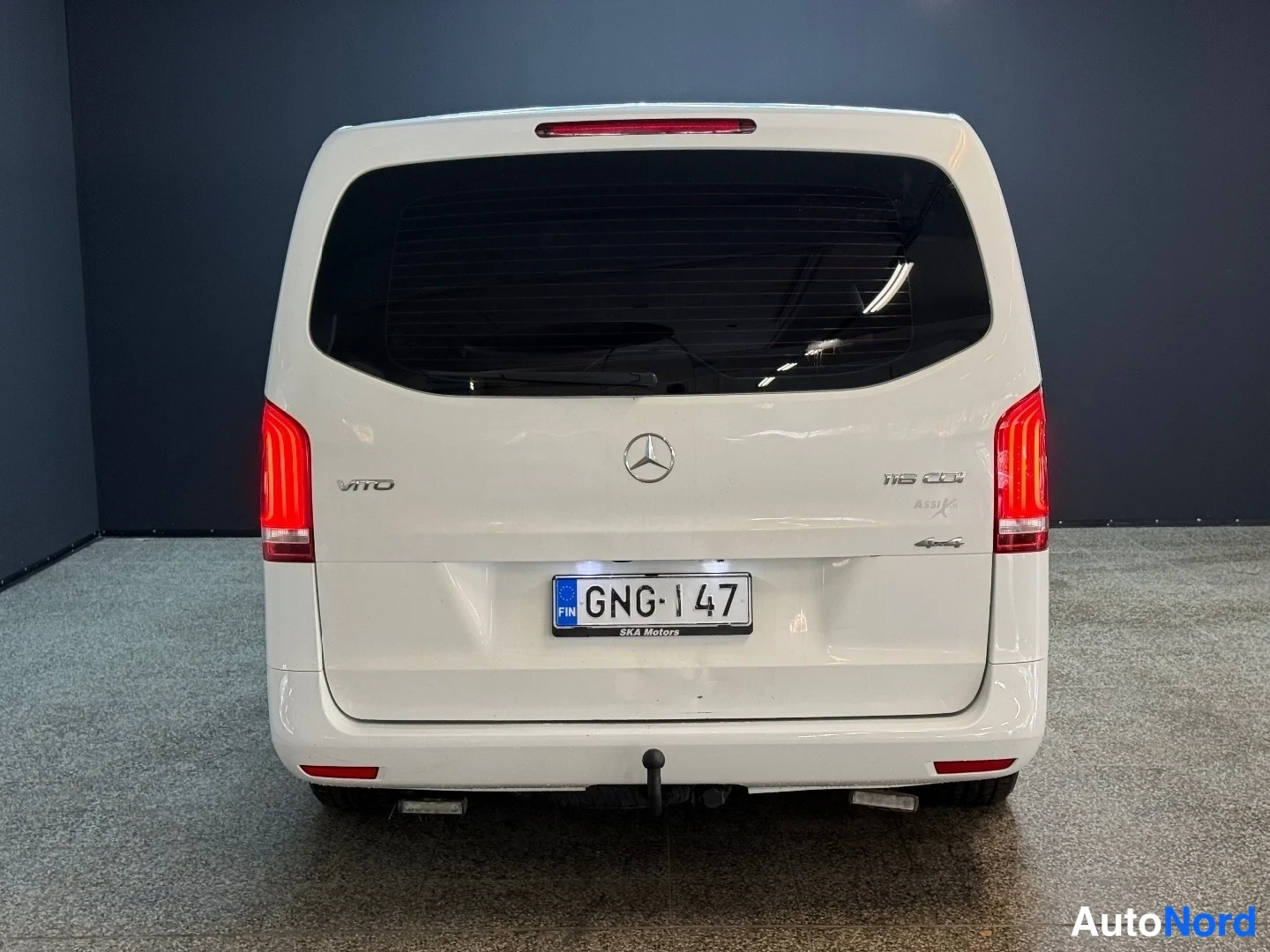 Valkoinen Mercedes-Benz Vito 116 CDI 2018, takaa, kuva 8