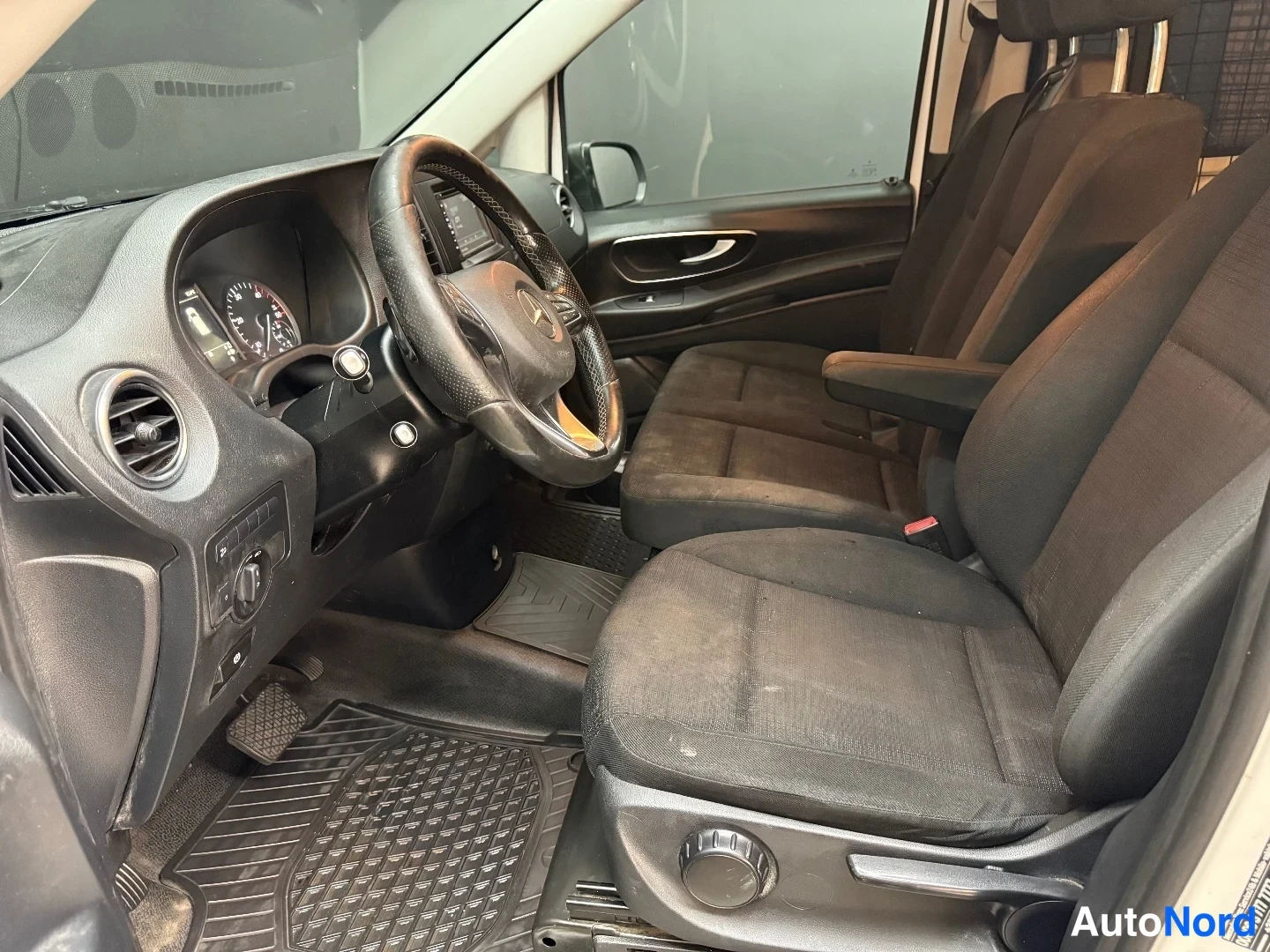 Valkoinen Mercedes-Benz Vito 116 CDI 2018, kuva 14