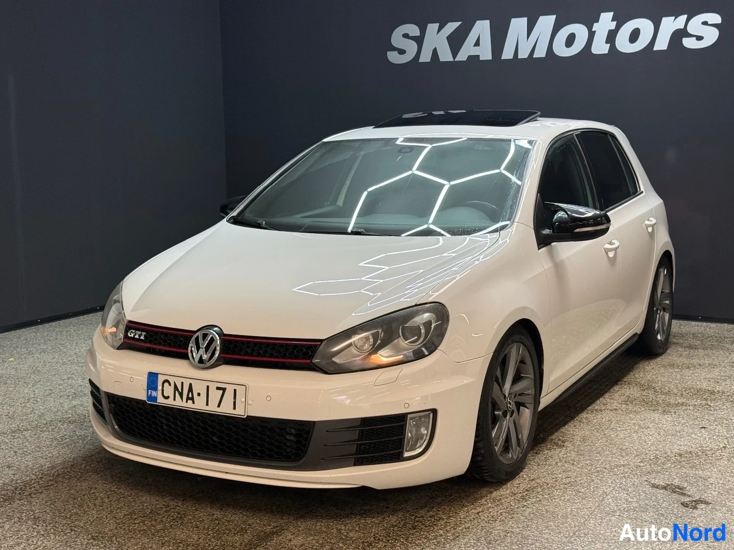 Volkswagen Golf GTI 2,0 210 hv AUTOM 2011