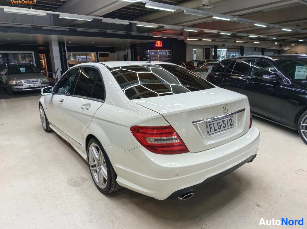 Valkoinen Mercedes-Benz C 300 CDI 4MATIC 2012, takaviisto, kuva 6