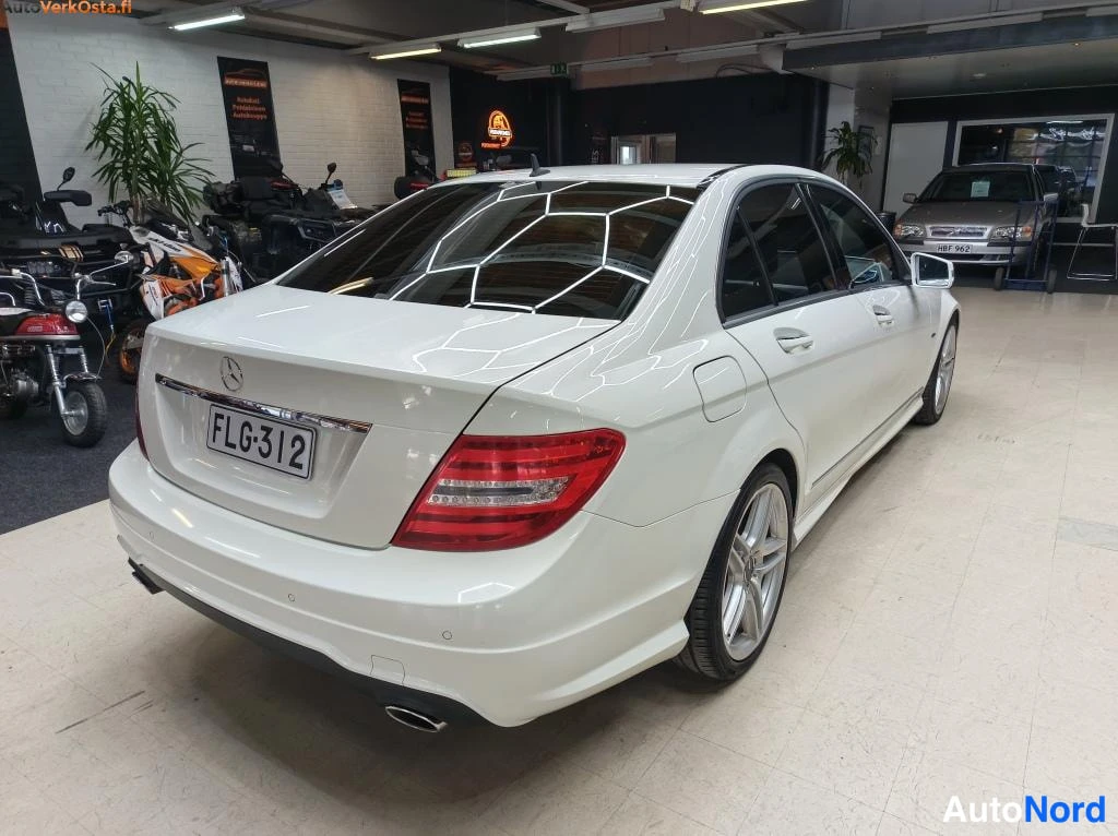 Valkoinen Mercedes-Benz C 300 CDI 4MATIC 2012, takaviisto, kuva 7