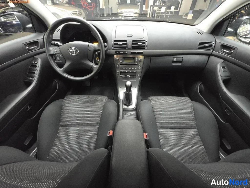 Sininen Toyota Avensis 2006, ohjaamo, kuva 21
