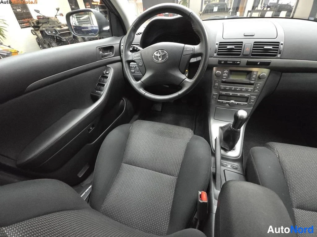 Sininen Toyota Avensis 2006, ohjaamo, kuva 14