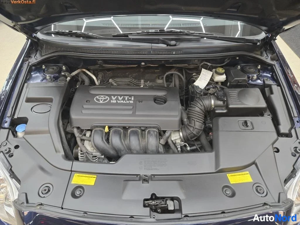 Sininen Toyota Avensis 2006, moottoritila, kuva 28
