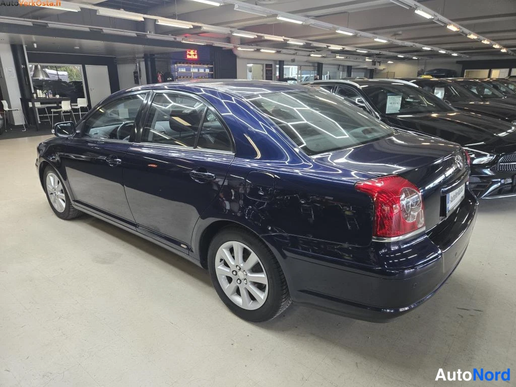 Sininen Toyota Avensis 2006, takaviisto, kuva 10