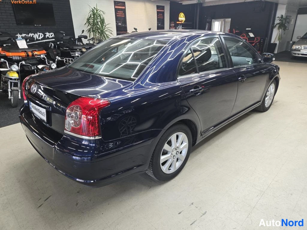 Sininen Toyota Avensis 2006, takaviisto, kuva 8