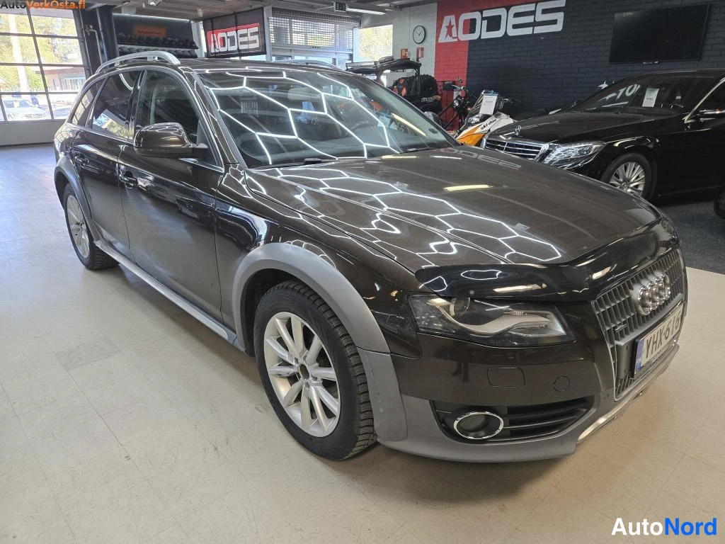 Ruskea Audi A4 Allroad 2010, etuviisto, keula oikealle, kuva 2