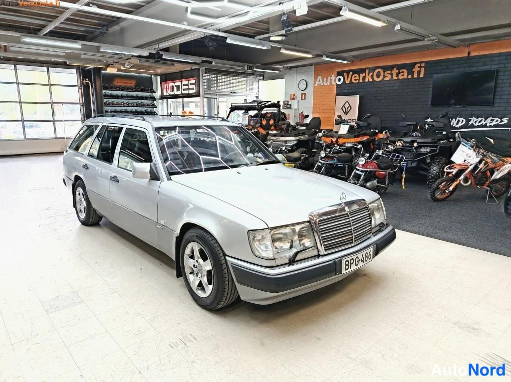 Hopea Mercedes-Benz 300 TE 1991, etuviisto, keula vasemmalle, kuva 2