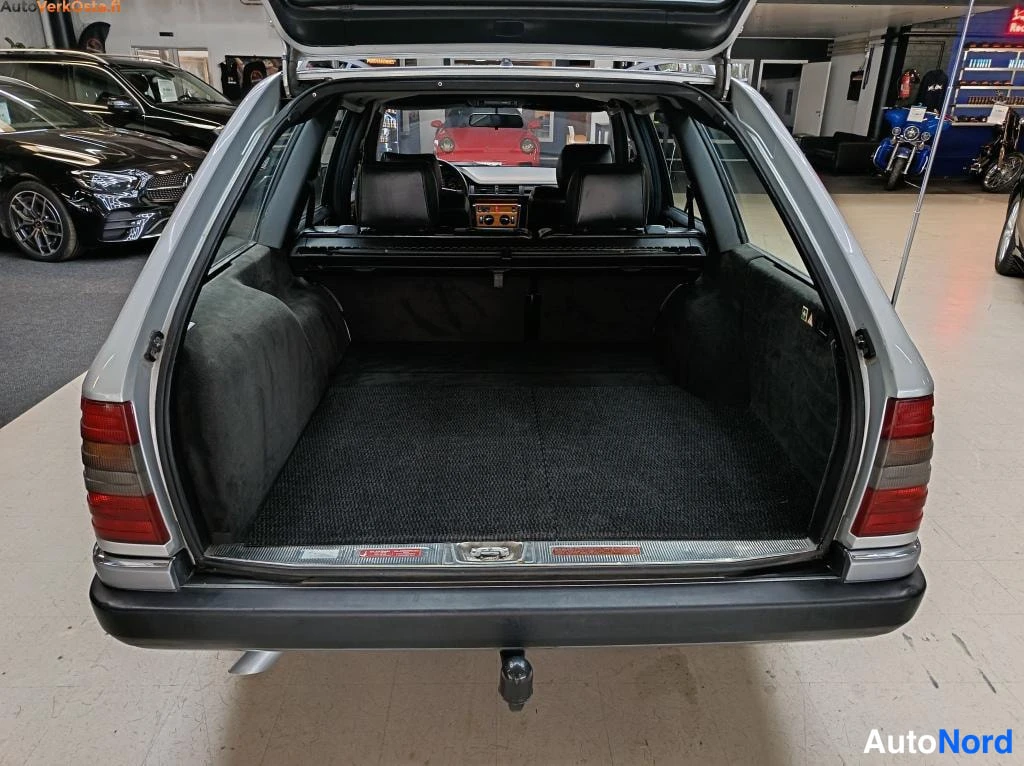 Hopea Mercedes-Benz 300 TE 1991, tavaratila, kuva 18