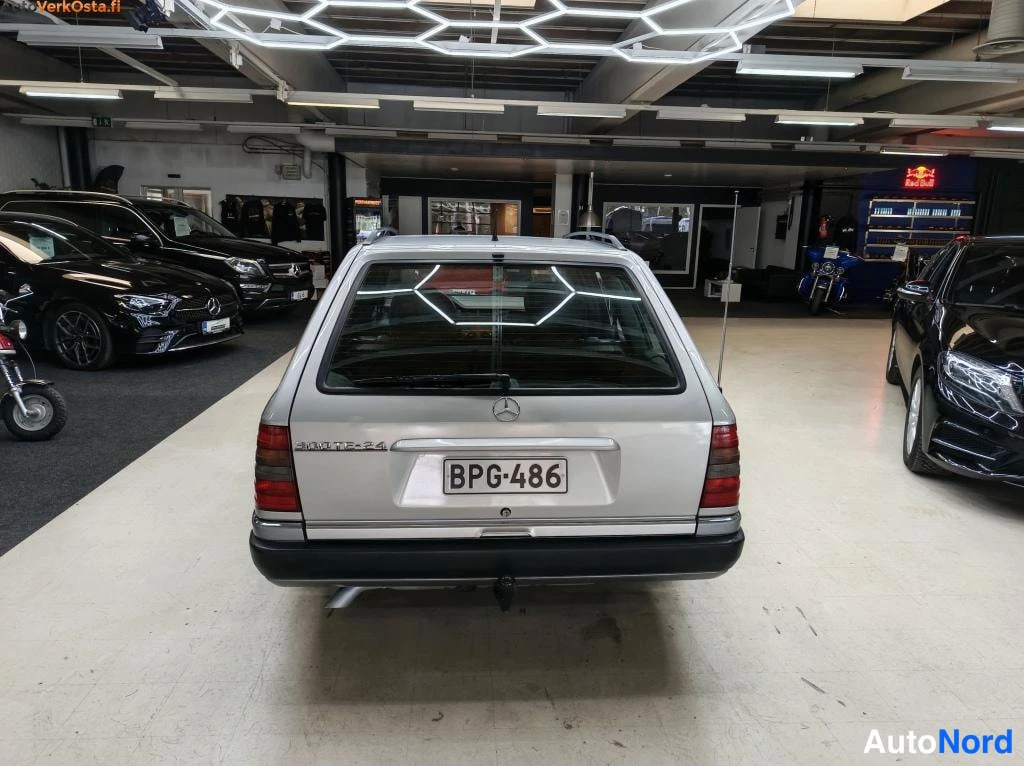 Hopea Mercedes-Benz 300 TE 1991, takaa, kuva 9