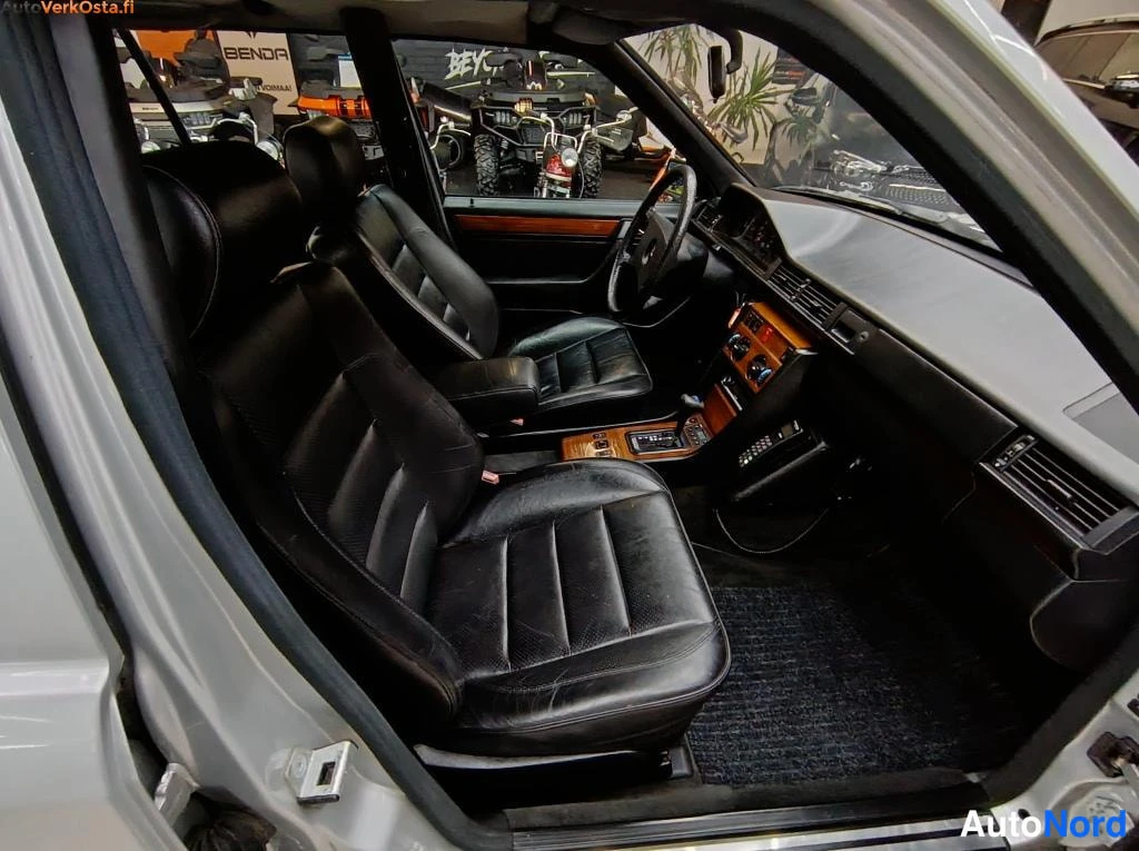 Hopea Mercedes-Benz 300 TE 1991, ohjaamo, kuva 12