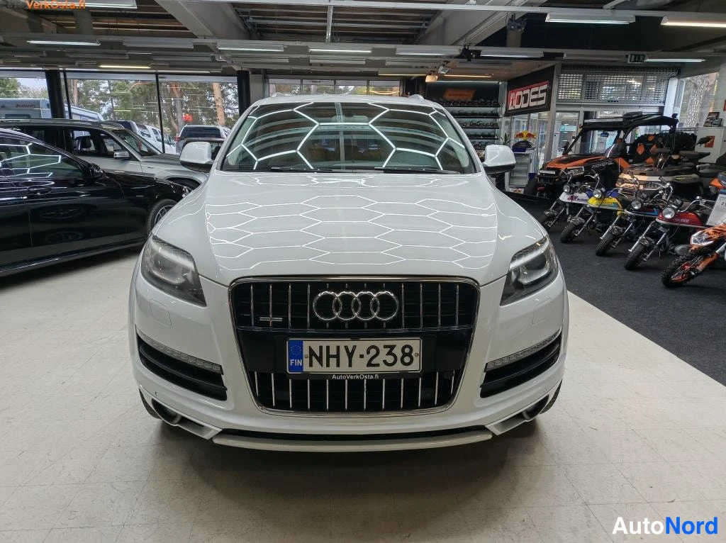 Valkoinen Audi Q7 2012, edestä, kuva 3