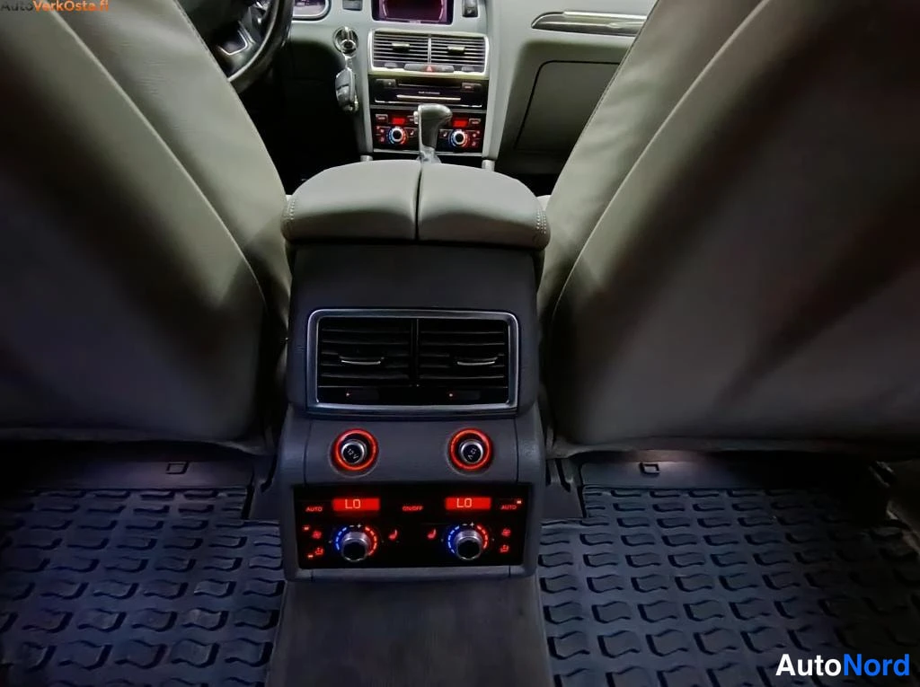 Valkoinen Audi Q7 2012, yksityiskohta, kuva 21