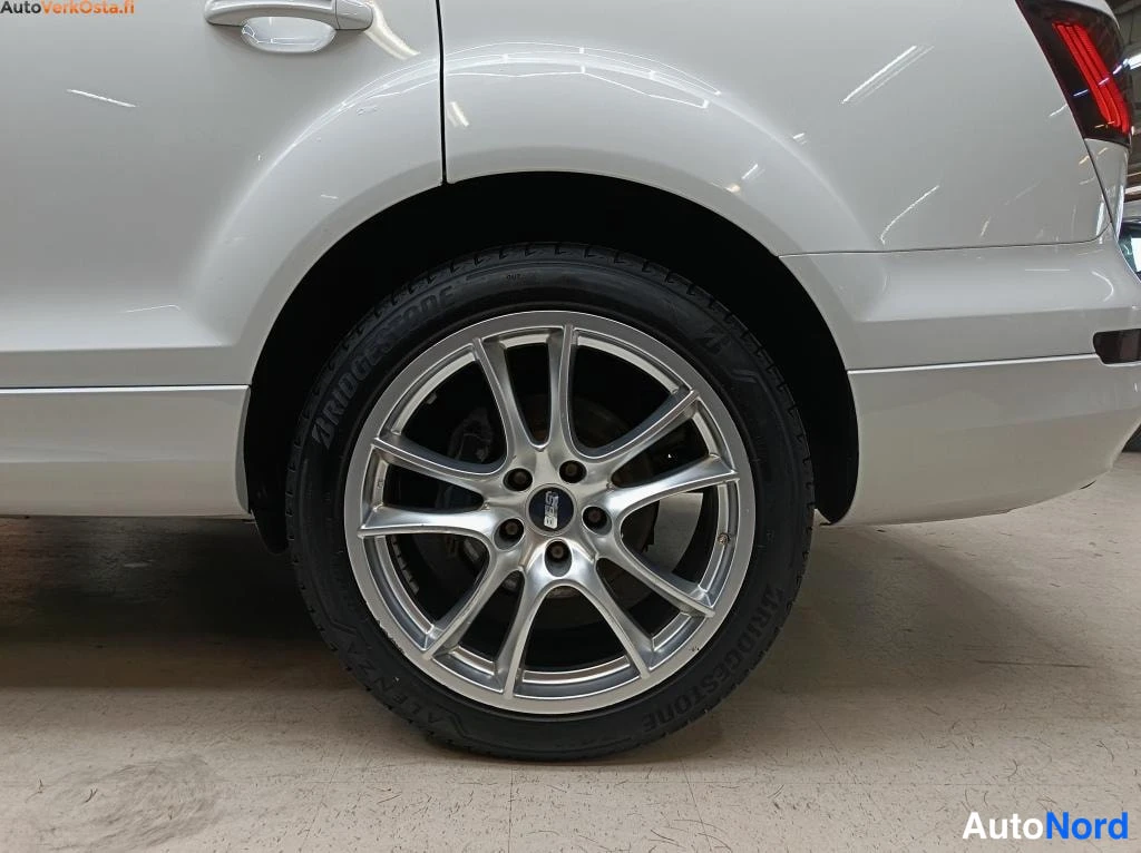 Valkoinen Audi Q7 2012, yksityiskohta, kuva 20