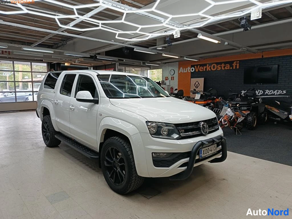 Valkoinen Volkswagen Amarok 2018, etuviisto, keula oikealle, kuva 2