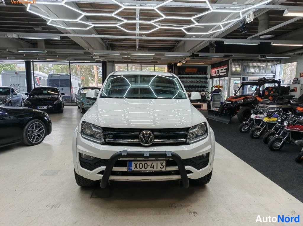 Valkoinen Volkswagen Amarok 2018, edestä, kuva 3