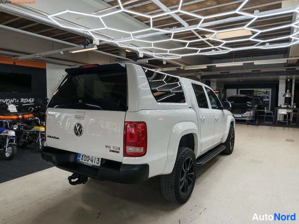 Valkoinen Volkswagen Amarok 2018, takaviisto, kuva 7