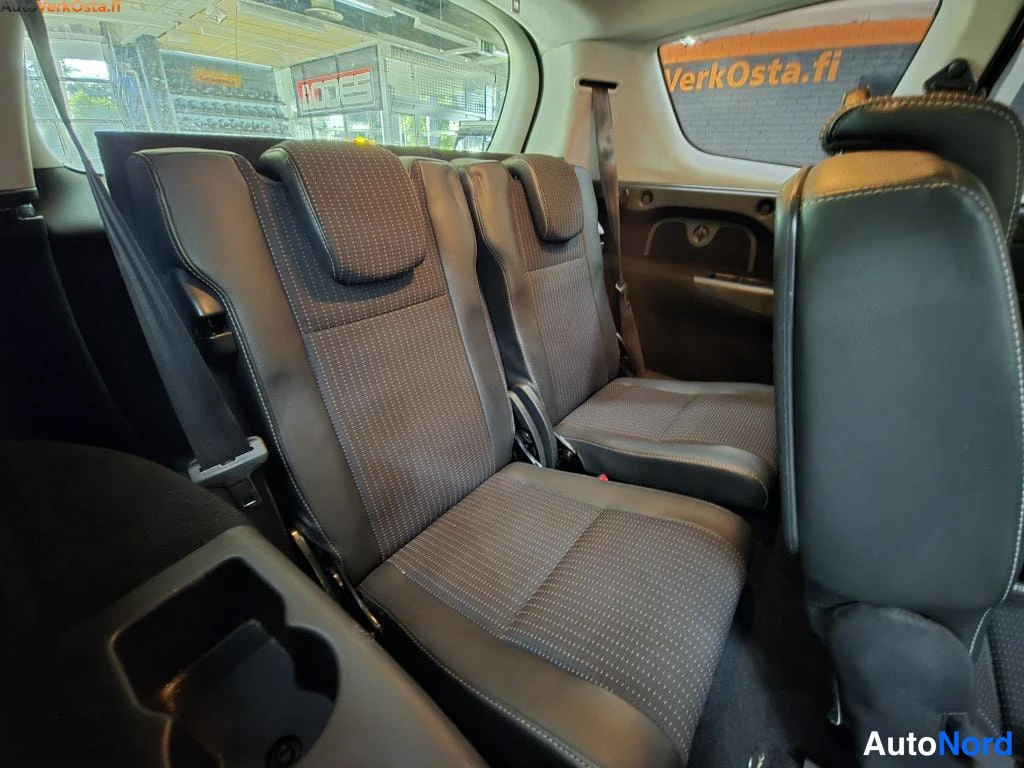 Punainen Renault Scenic 2014, takaistuimet, kuva 13