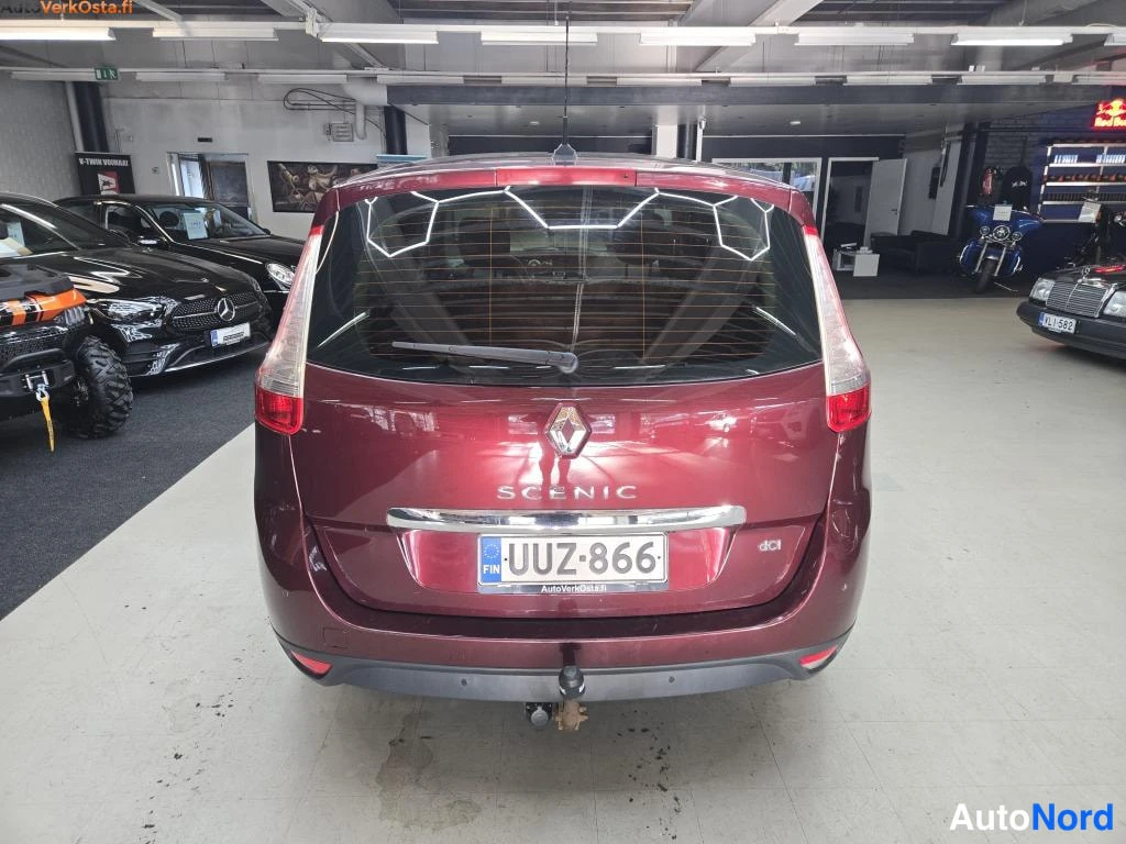 Punainen Renault Scenic 2014, kuva 16