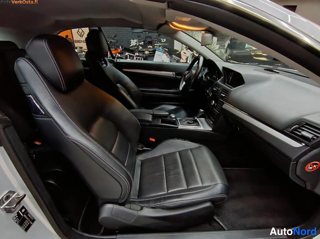 Hopea Mercedes-Benz E 500 2011, etuistuimet, kuva 16