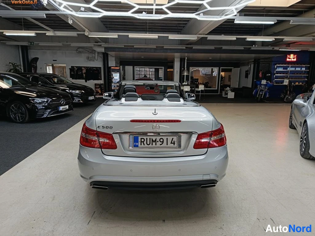 Hopea Mercedes-Benz E 500 2011, takaa, kuva 10