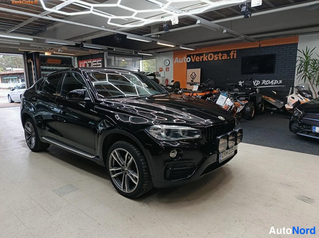 Musta BMW X6 2015, etuviisto, keula oikealle, kuva 3