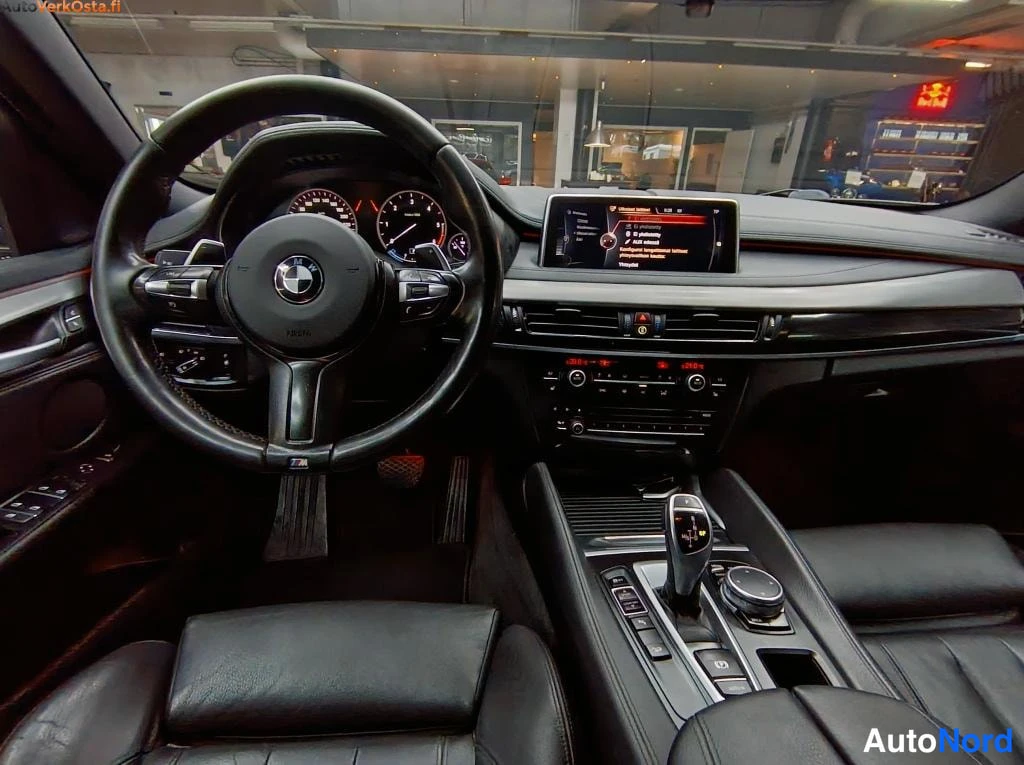 Musta BMW X6 2015, ohjaamo, kuva 9