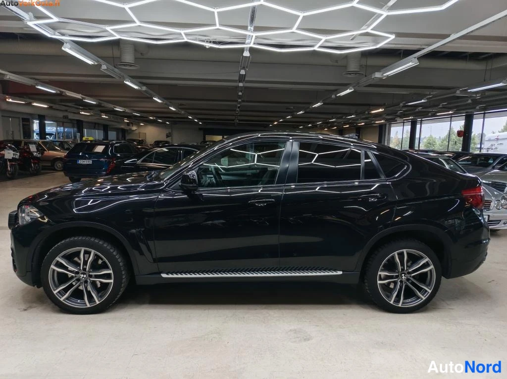 Musta BMW X6 2015, sivulta, kuva 5