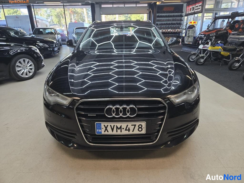 Musta Audi A6 Avant 2013, edestä, kuva 3