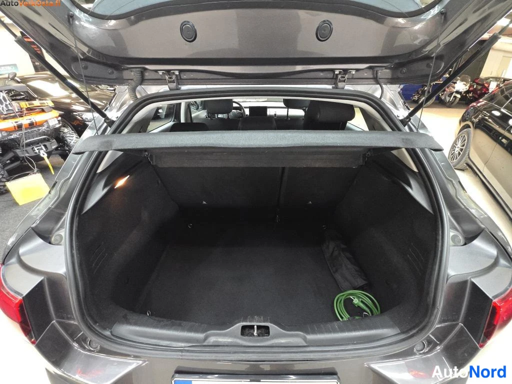 Harmaa Citroen C4 Cactus 2019, tavaratila, kuva 14