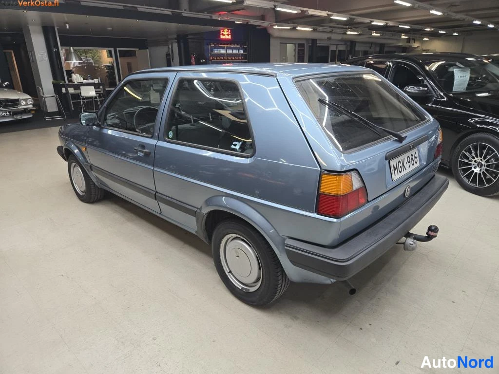 Sininen Volkswagen Golf 1990, takaviisto, kuva 4