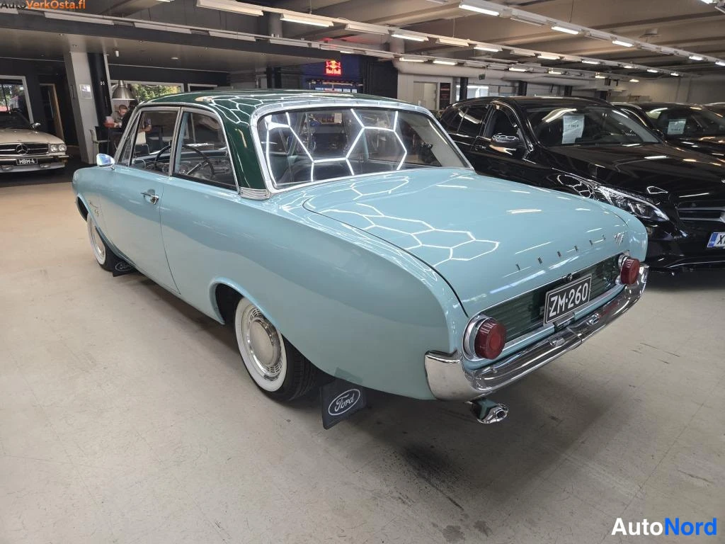Turkoosi Ford Taunus 1963, takaviisto, kuva 5