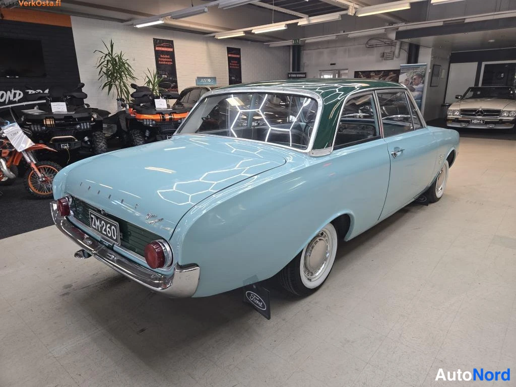 Turkoosi Ford Taunus 1963, takaviisto, kuva 4
