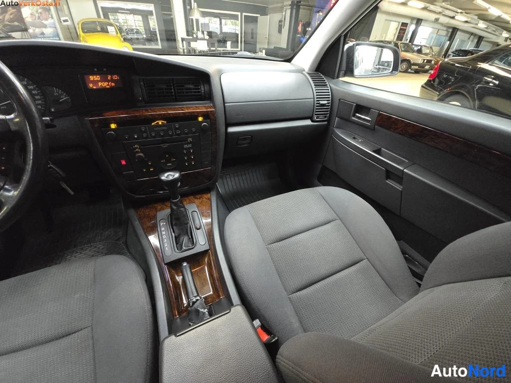 Hopea Opel Omega 2004, ohjaamo, kuva 11
