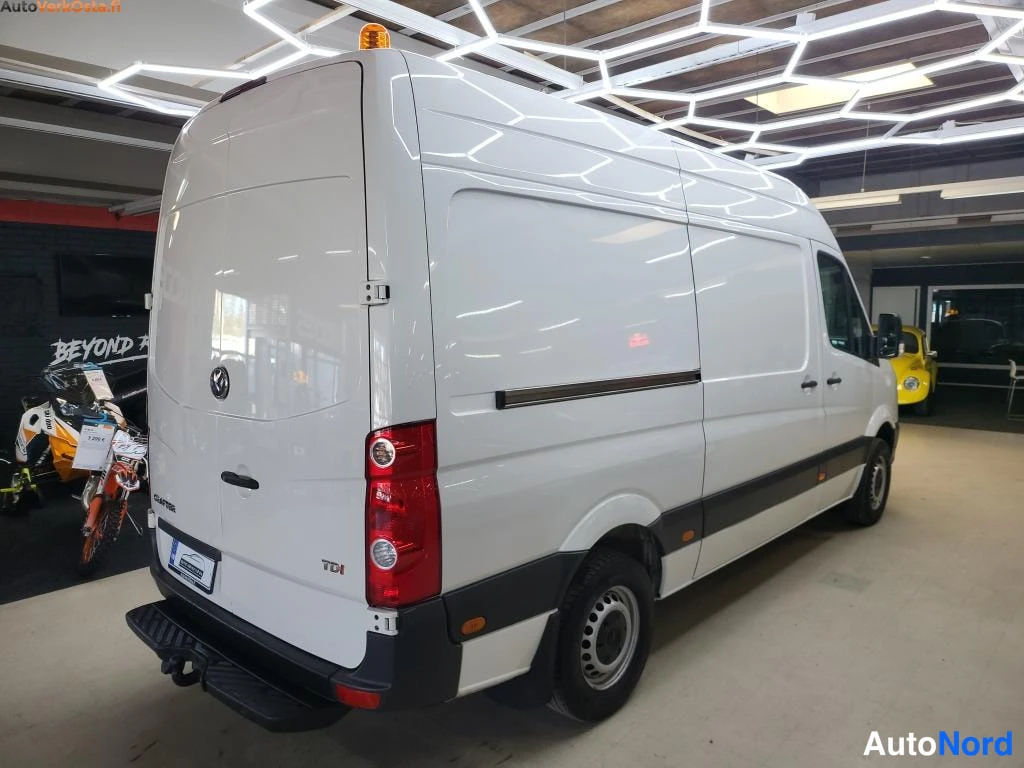 Valkoinen Volkswagen Crafter 2013, takaviisto, kuva 5