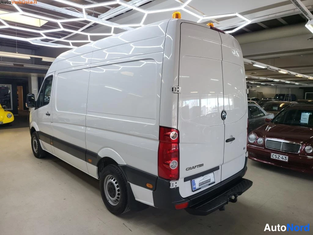 Valkoinen Volkswagen Crafter 2013, takaviisto, kuva 4